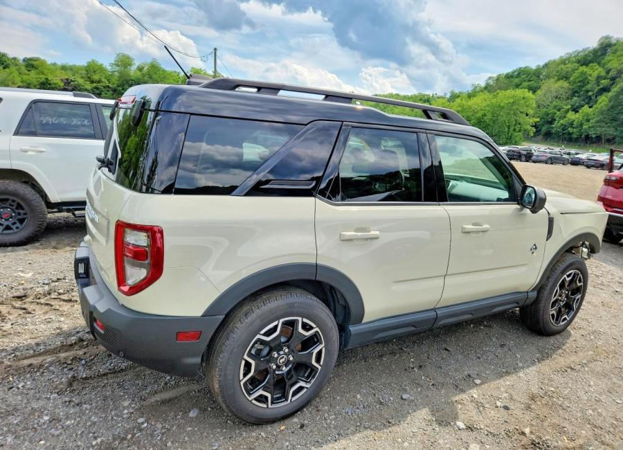 Salvage 2025 Ford Bronco Sport Outer Banks in Brown