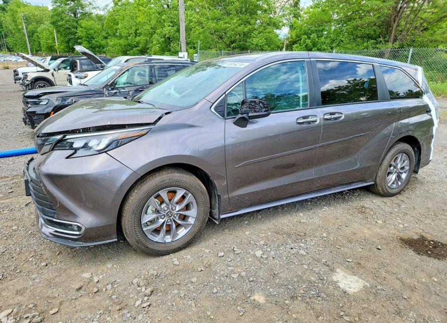 Salvage 2024 Toyota Sienna Xle in Gray