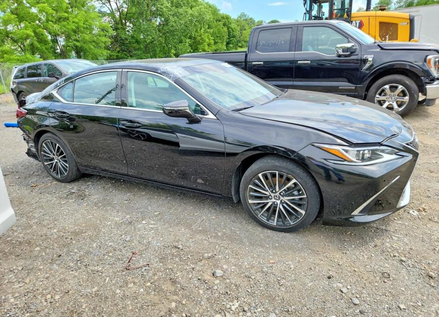 Salvage 2024 Lexus Es 350  in Black
