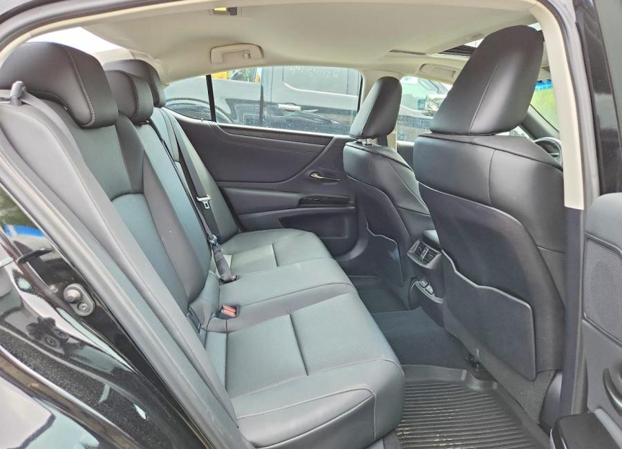 Salvage 2024 Lexus Es 350  in Black