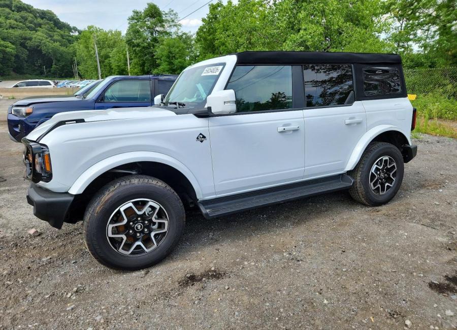 Salvage 2025 Ford Bronco Outer Banks in White
