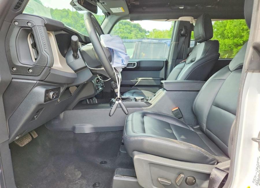 Salvage 2025 Ford Bronco Outer Banks in White