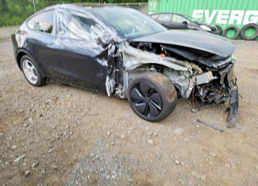 Salvage 2026 Tesla Model Y  in Gray