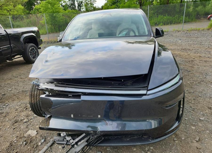 Salvage 2026 Tesla Model Y  in Gray