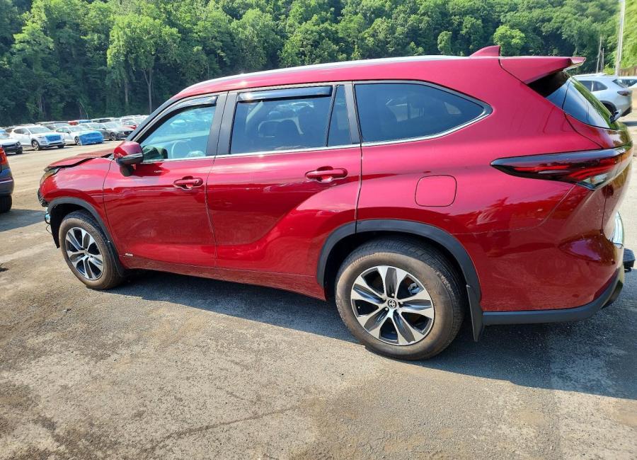 Salvage 2025 Toyota Highlander Awd Hybrid 4d 2.5l Xle in Burgundy