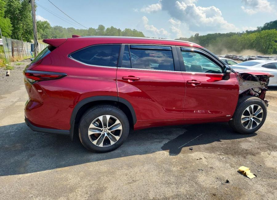Salvage 2025 Toyota Highlander Awd Hybrid 4d 2.5l Xle in Burgundy