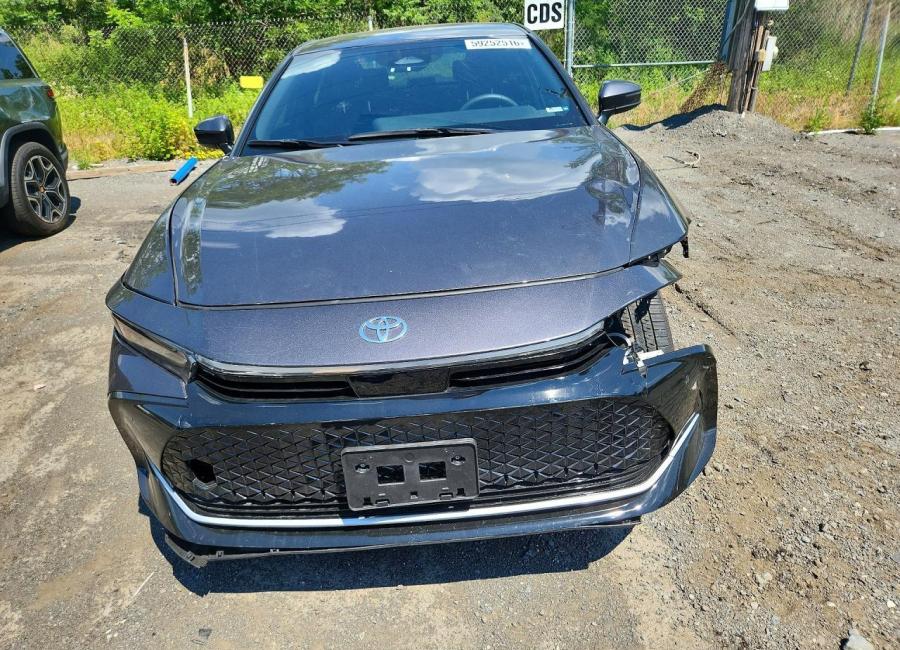 Salvage 2023 Toyota Crown  in Gray