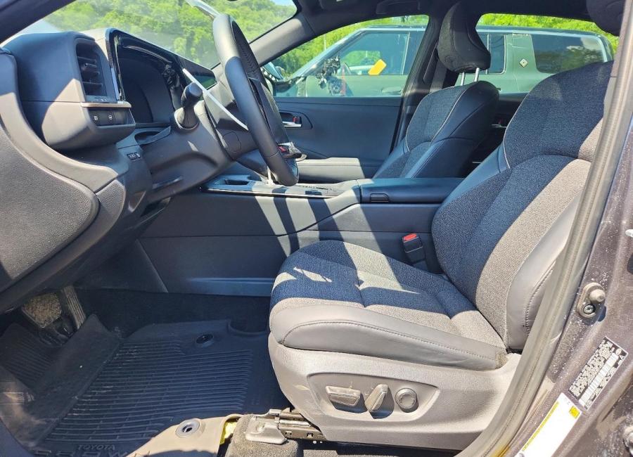 Salvage 2023 Toyota Crown  in Gray