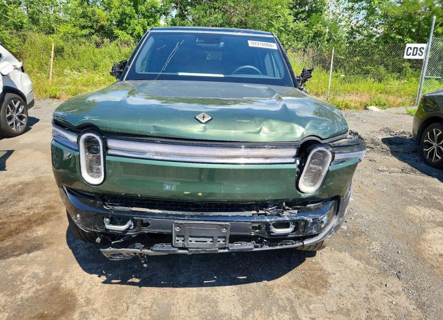 Salvage 2026 Rivian R1s Adventure in Green