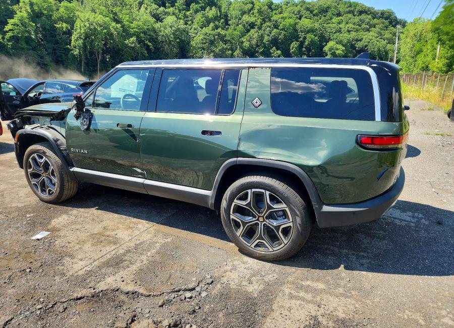 Salvage 2026 Rivian R1s Adventure in Green