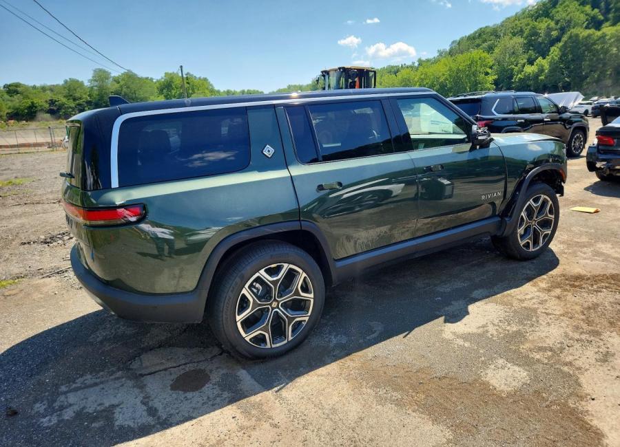 Salvage 2026 Rivian R1s Adventure in Green