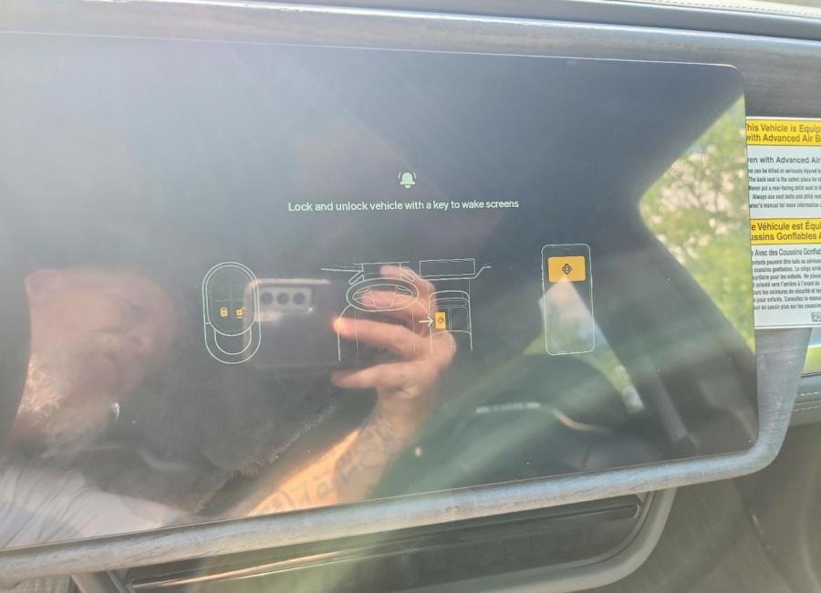 Salvage 2026 Rivian R1s Adventure in Green