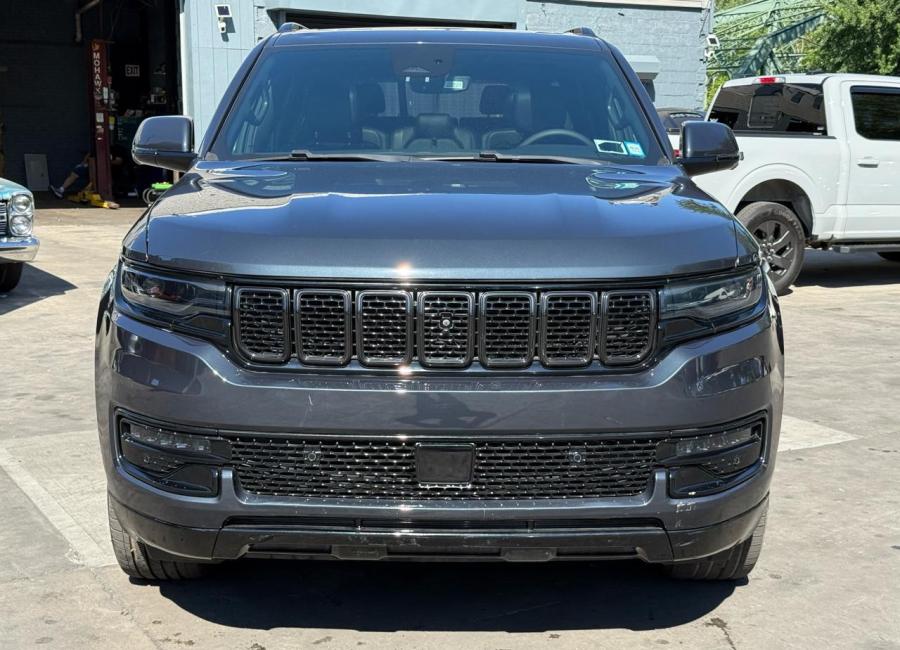 Salvage 2022 Jeep Wagoneer Series I in Gray