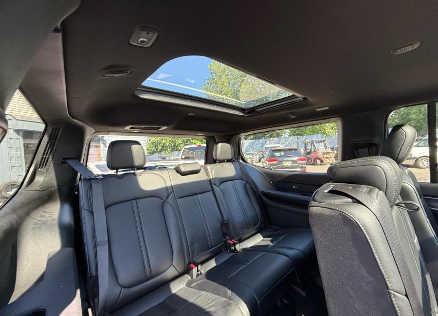 Salvage 2022 Jeep Wagoneer Series I in Gray
