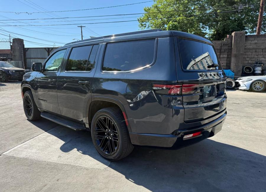 Salvage 2022 Jeep Wagoneer Series I in Gray