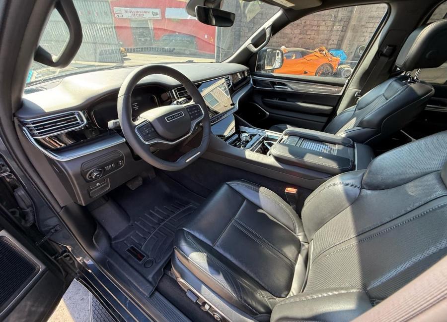 Salvage 2022 Jeep Wagoneer Series I in Gray