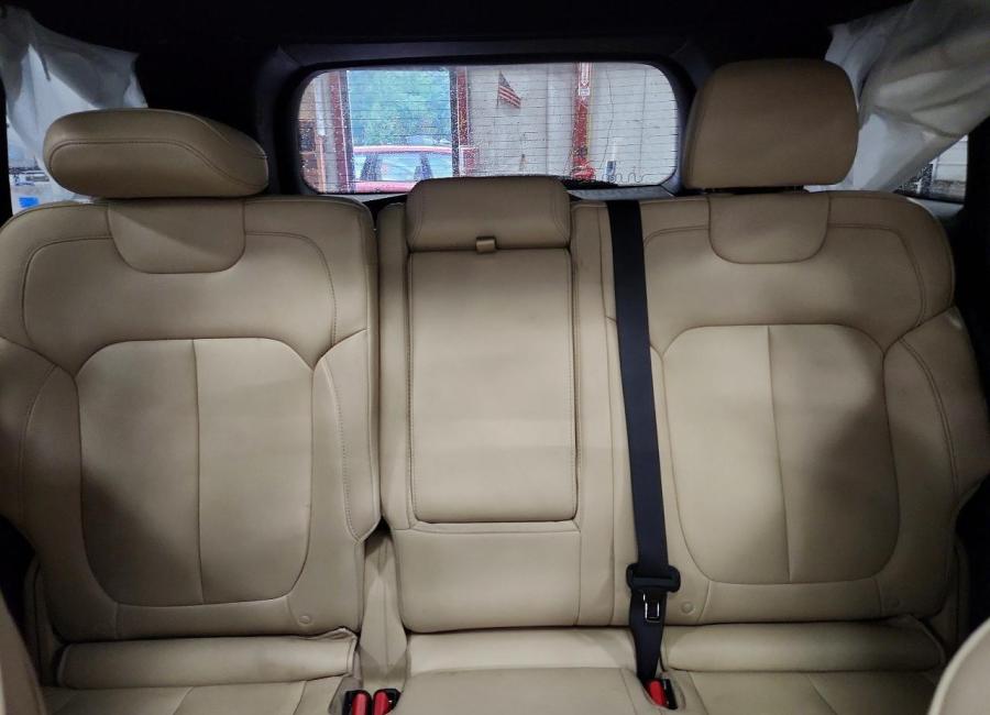 Salvage 2023 Jeep Grand Cherokee Limited in Black