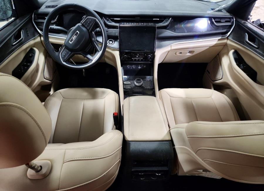 Salvage 2023 Jeep Grand Cherokee Limited in Black