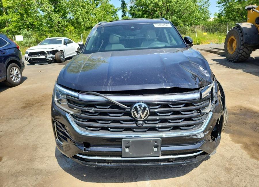 Salvage 2024 Volkswagen Atlas Cross Sport Sel Premium R-line in Black