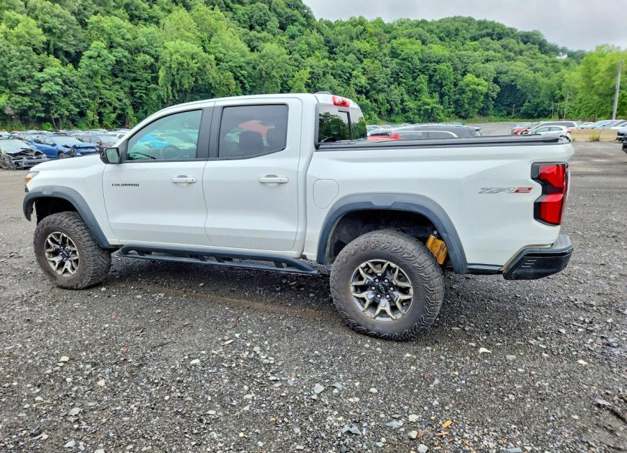 Salvage 2024 Chevrolet Colorado Zr2 in White