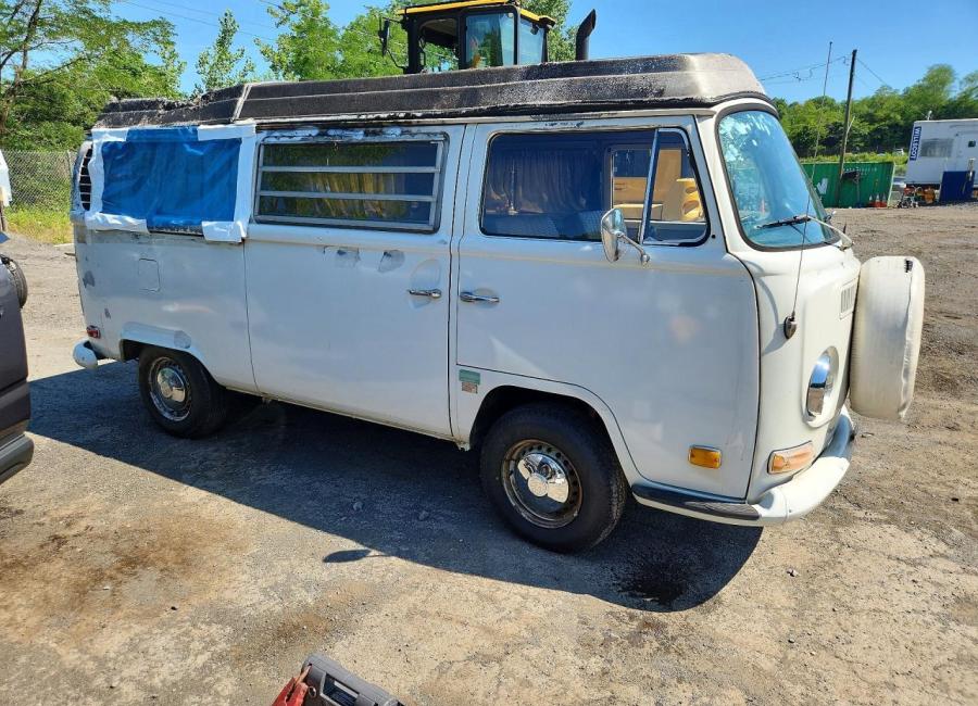Salvage 1970 Volkswagen Transporter  in White