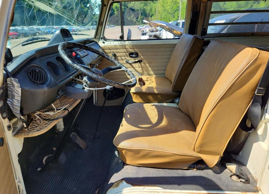 Salvage 1970 Volkswagen Transporter  in White