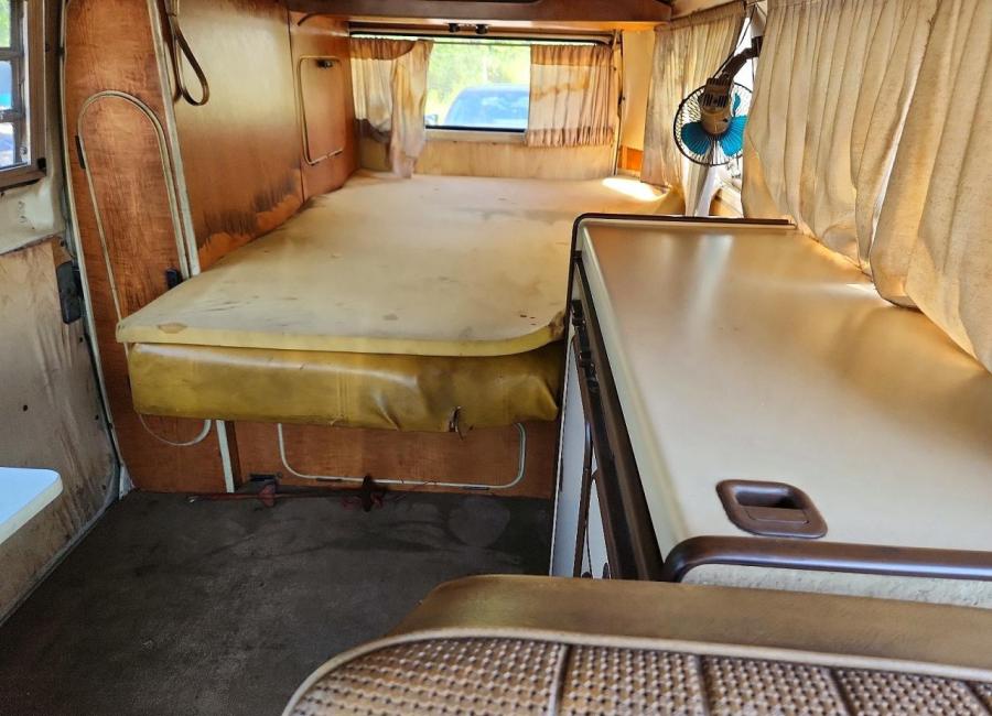 Salvage 1970 Volkswagen Transporter  in White