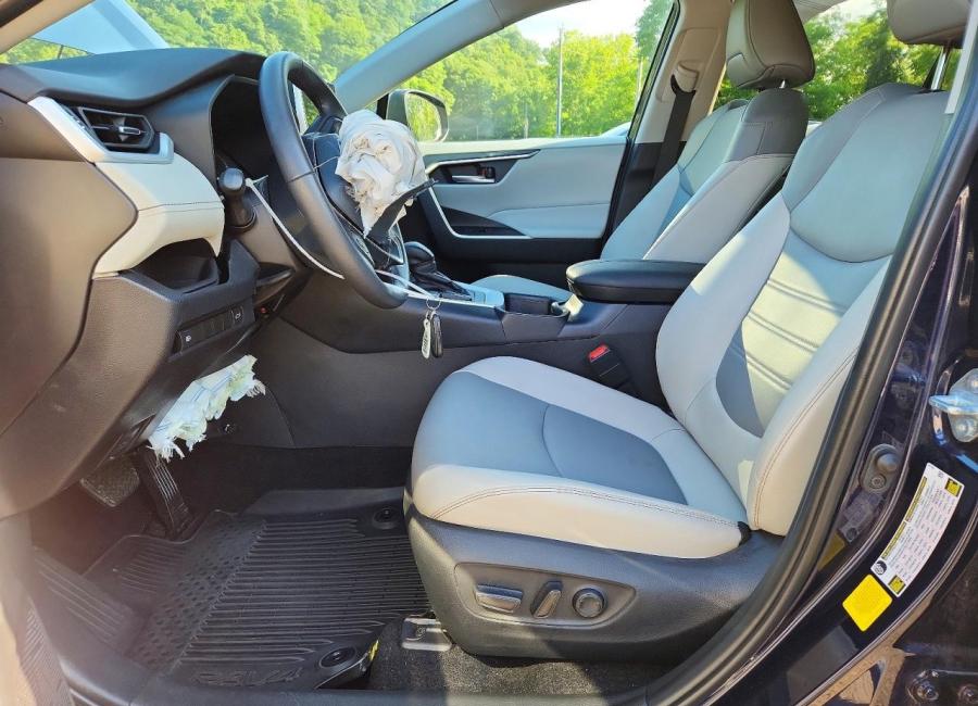 Salvage 2025 Toyota Rav4 Xle Premium in Blue