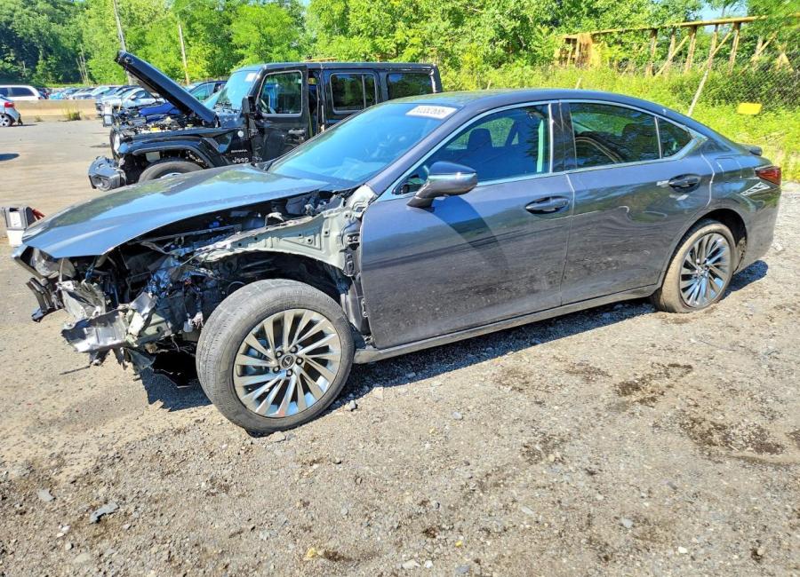 Salvage 2025 Lexus Es 300h Ultra Luxury in Gray