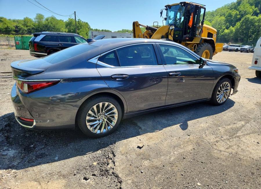 Salvage 2025 Lexus Es 300h Ultra Luxury in Gray
