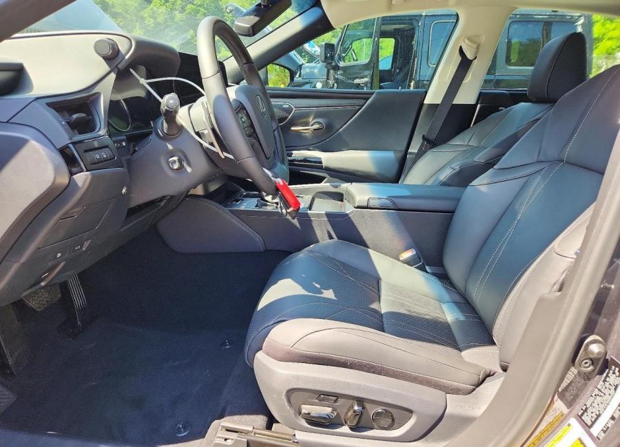Salvage 2025 Lexus Es 300h Ultra Luxury in Gray