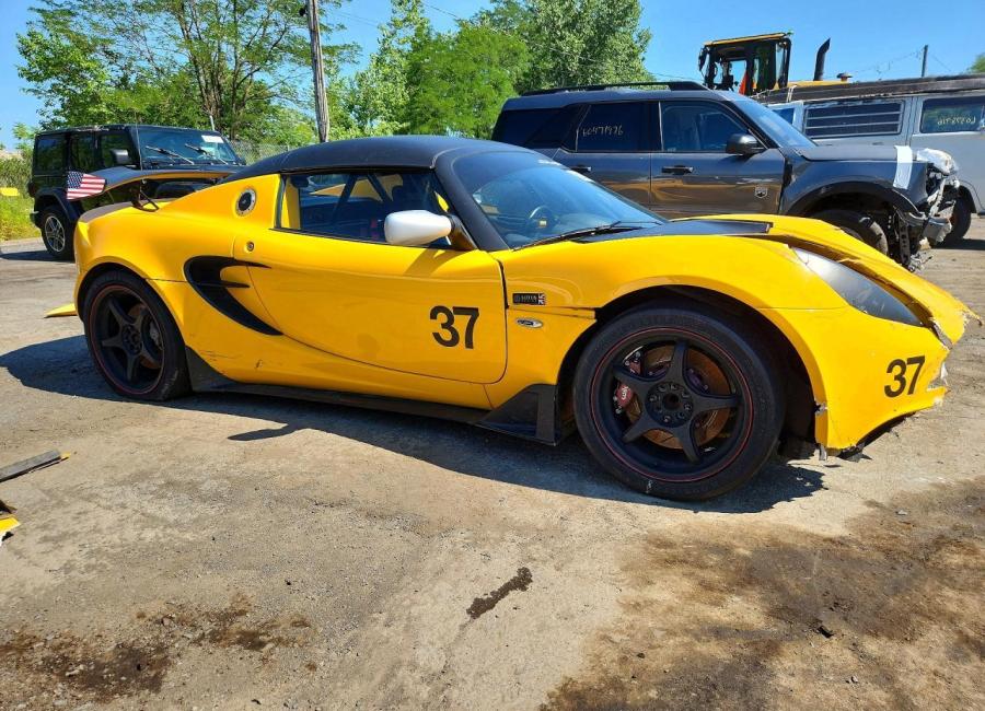 Salvage 2017 Lotus Elise S Cup R in Yellow