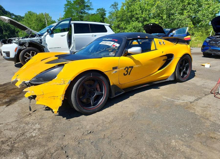 Salvage 2017 Lotus Elise S Cup R in Yellow