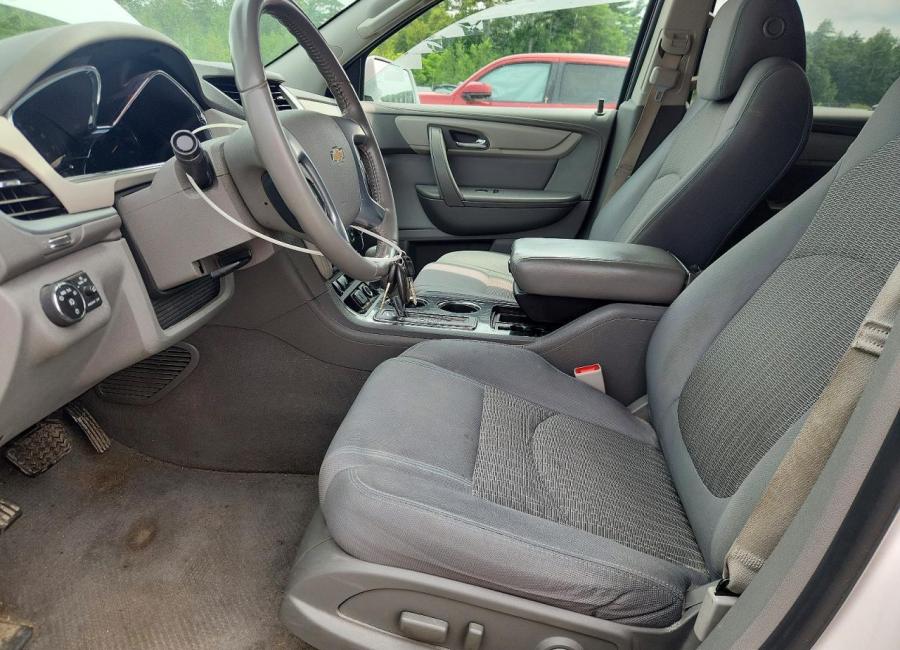Salvage 2017 Chevrolet Traverse Lt in White