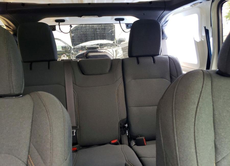 Salvage 2024 Jeep Wrangler  in White