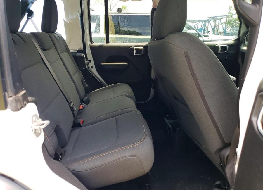 Salvage 2024 Jeep Wrangler  in White