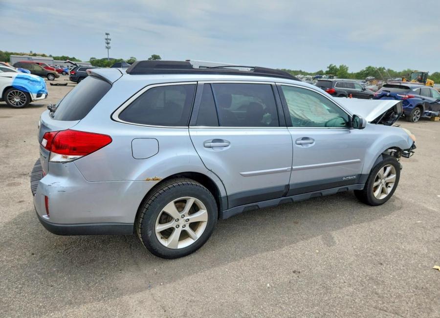 Salvage 2014 Subaru Outback Limited in Silver