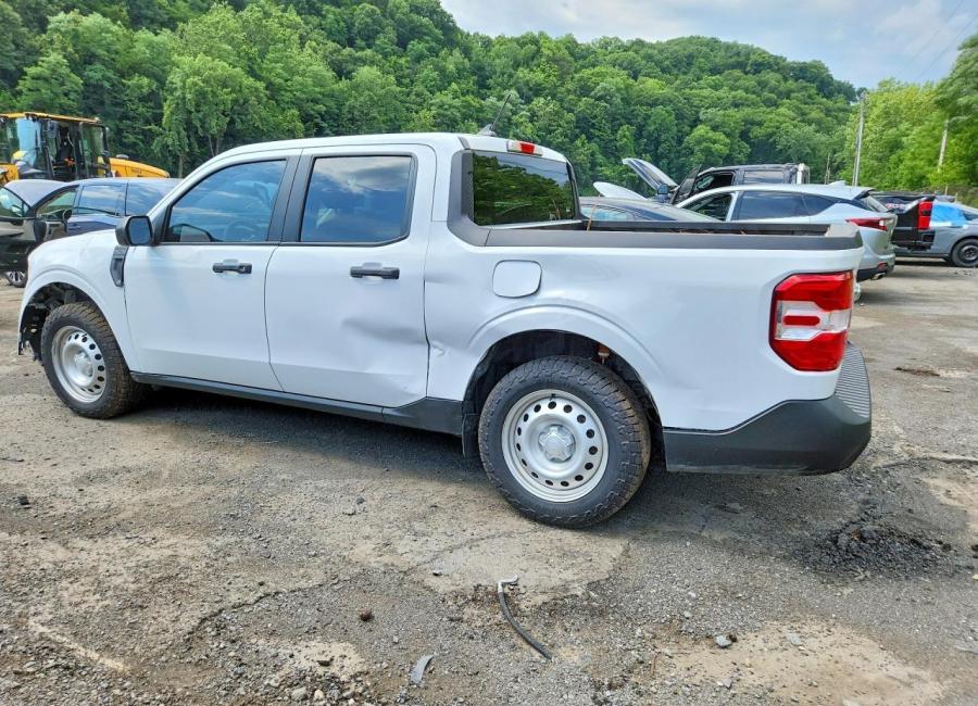 Salvage 2024 Ford Maverick Xl in Silver