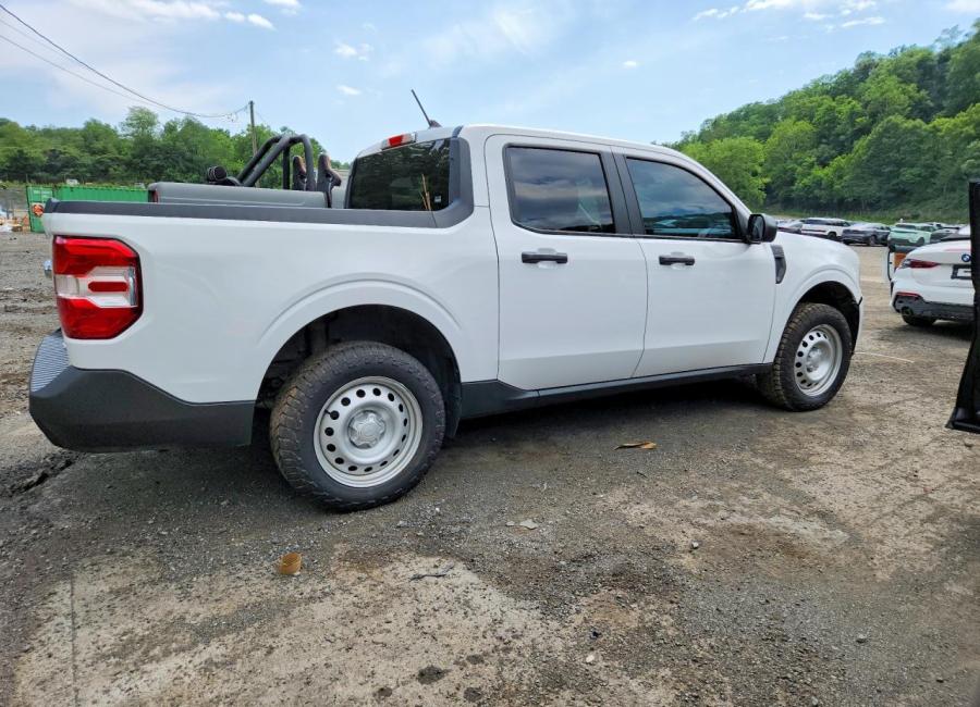 Salvage 2024 Ford Maverick Xl in Silver