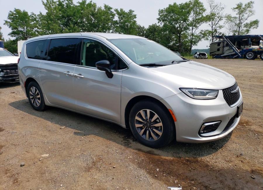 Salvage 2024 Chrysler Pacifica Hybrid Select in Gray