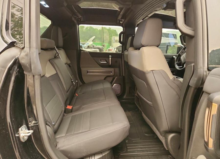 Salvage 2025 Gmc Hummer  in Black