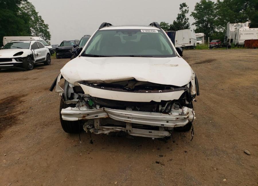 Salvage 2025 Subaru Outback Onyx Edition in White