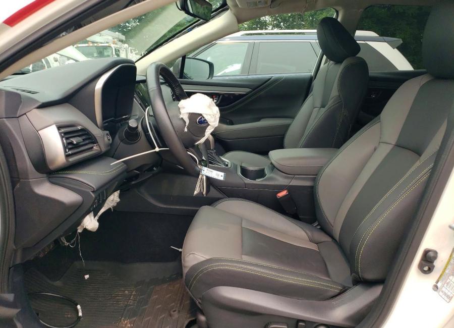Salvage 2025 Subaru Outback Onyx Edition in White