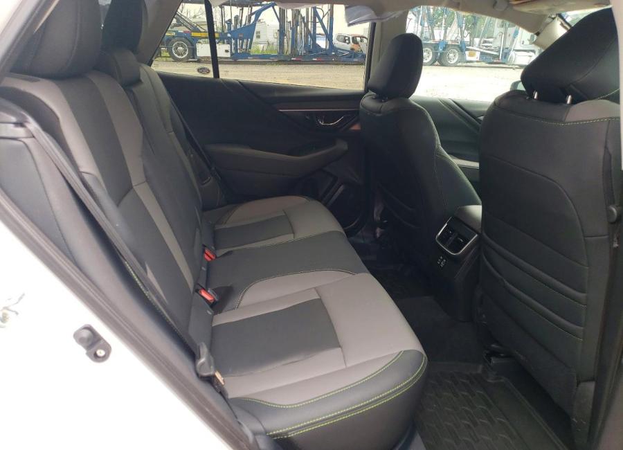 Salvage 2025 Subaru Outback Onyx Edition in White