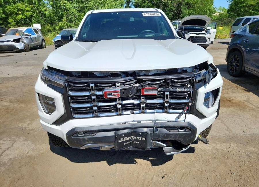 Salvage 2024 Gmc Canyon At4 in White