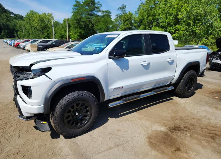 Salvage 2024 Gmc Canyon At4 in White