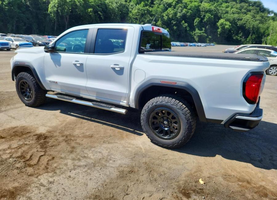 Salvage 2024 Gmc Canyon At4 in White