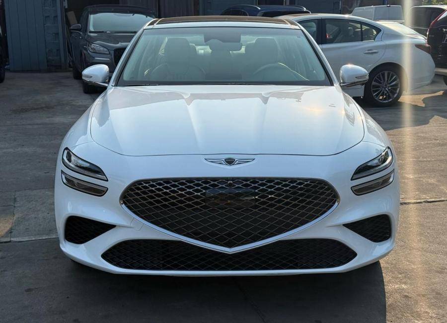 Salvage 2026 Genesis G70  in White