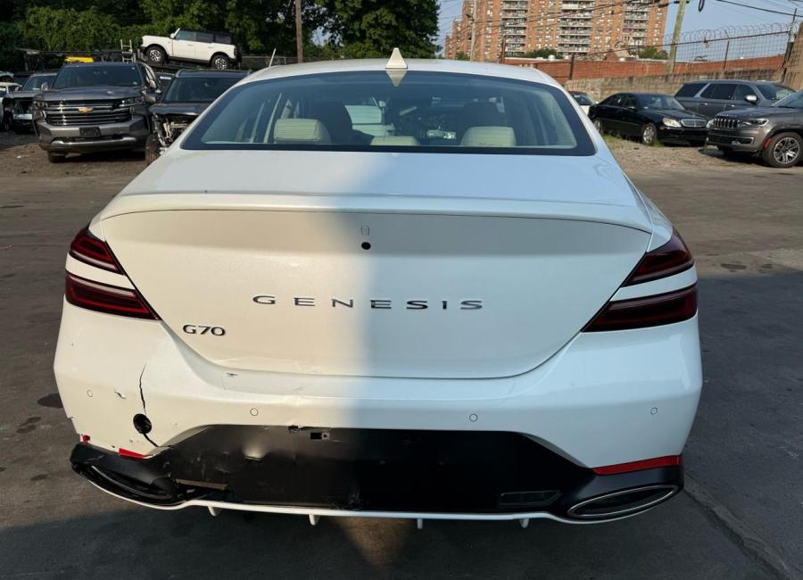 Salvage 2026 Genesis G70  in White