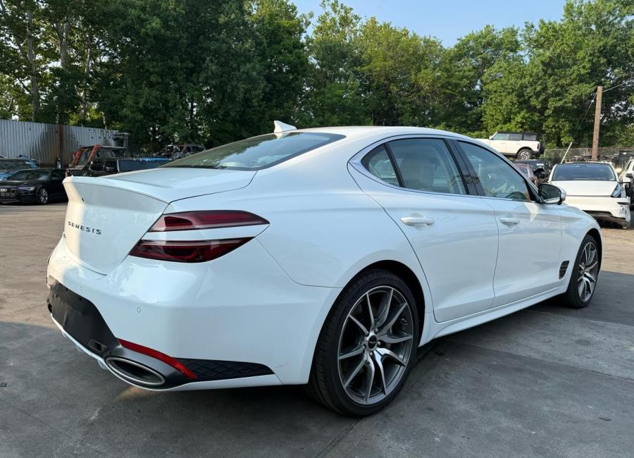 Salvage 2026 Genesis G70  in White